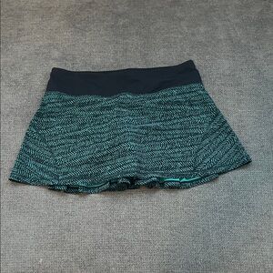 lululemon athletica Black Waistband Teal Chevron Mini Skirt